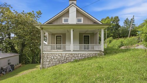 2 S Crest Rd, Chattanooga, TN, 37404-4002 | Card Image