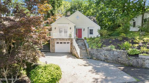 15 Ridge Rd, Cos Cob, CT, 06807-2309 | Card Image