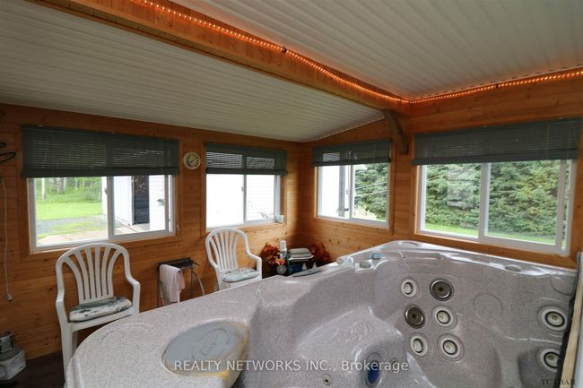 662 Edward Ave, House other with 2 bedrooms, 1 bathrooms and 2 parking in Holtyre ON | Image 31