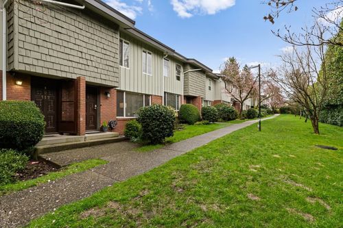 202-9061 Horne St, Burnaby, BC, V3N4L2 | Card Image