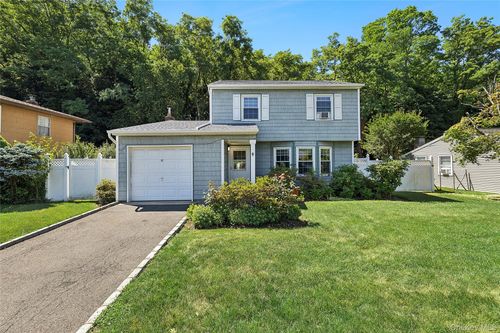 17 Harmony Ln, Glen Cove, NY, 11542-3451 | Card Image