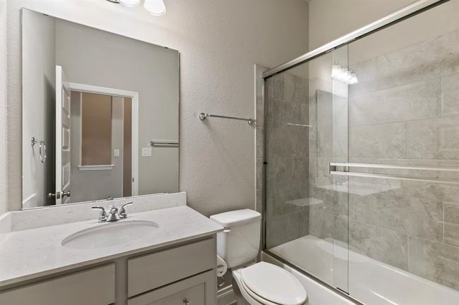 Second Bathroom with Tub and Shower Combo | Image 23