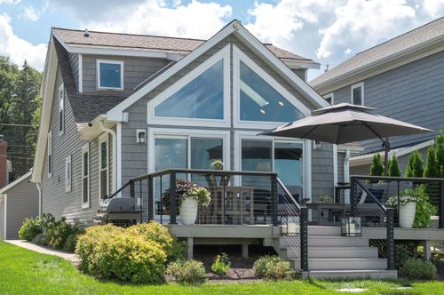 2727152 Woodland Dr, Pewaukee, WI, 53072-4458 | Card Image