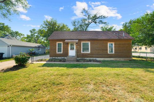 725 Argyle Ave, Minneapolis, KS, 67467-1915 | Card Image