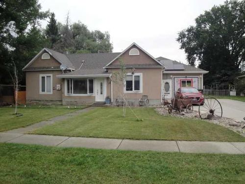 73 West 1st Avenue N, Magrath, AB, T0K1J0 | Card Image