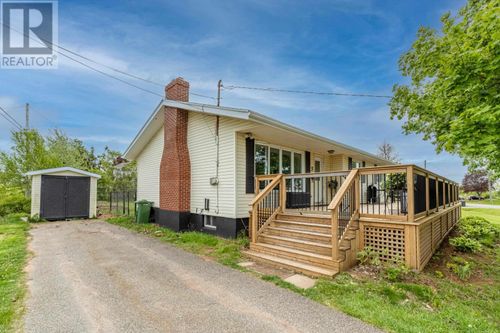 3 Macdonald Rd, Stratford, PE, C1B2C9 | Card Image