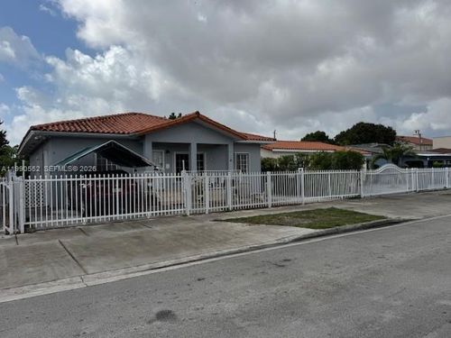 174 E 15th St, Hialeah, FL, 33010-3552 | Card Image