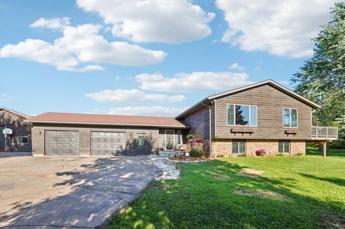 733 N Meadow Drive, Hudson, WI, 54016 | Card Image