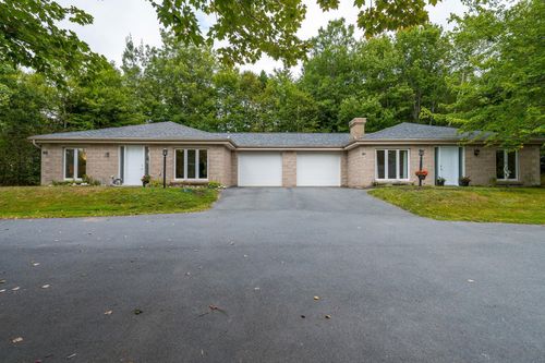 31-33 Birch Grove, Upper Tantallon, NS, B3Z1L1 | Card Image