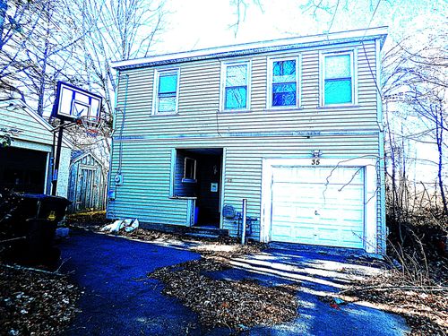 35 Thames St, New London, CT, 06320-4509 | Card Image