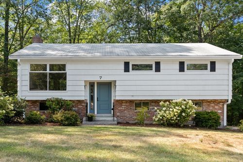 7 Pilgrim Rd, Chelmsford, MA, 01824-1216 | Card Image