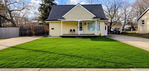 24653 Eureka Ave, Warren, MI, 48091-4445 | Card Image