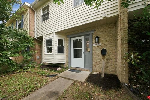 828 Biltmore Dr, Virginia Beach, VA, 23454-3438 | Card Image