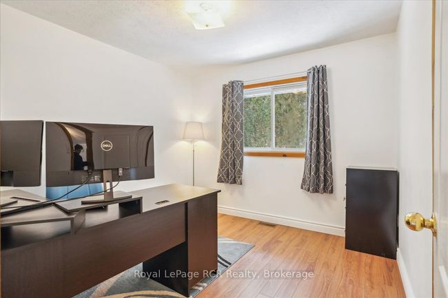 822743 1 Sideroad, House other with 4 bedrooms, 2 bathrooms and 8 parking in Chatsworth ON | Image 21