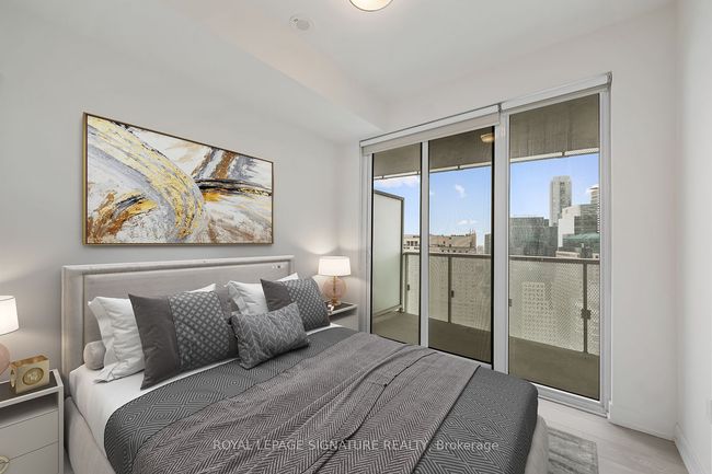 3305 - 15 Queens Quay E, Condo with 3 bedrooms, 2 bathrooms and 1 parking in Toronto ON | Image 7