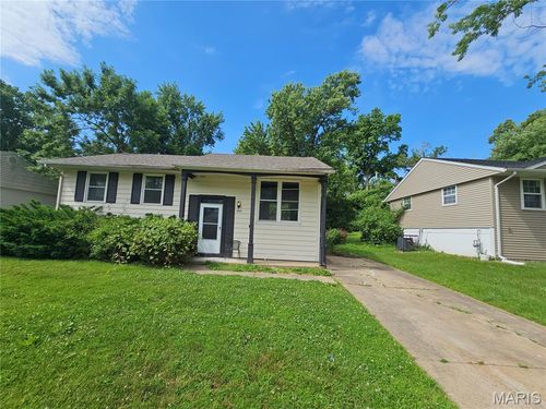 1440 Columbus Dr, Saint Louis, MO, 63138-2612 | Card Image