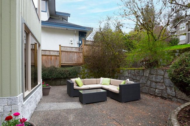1988 Larkhall Crescent, House other with 6 bedrooms, 4 bathrooms and 4 parking in North Vancouver BC | Image 2
