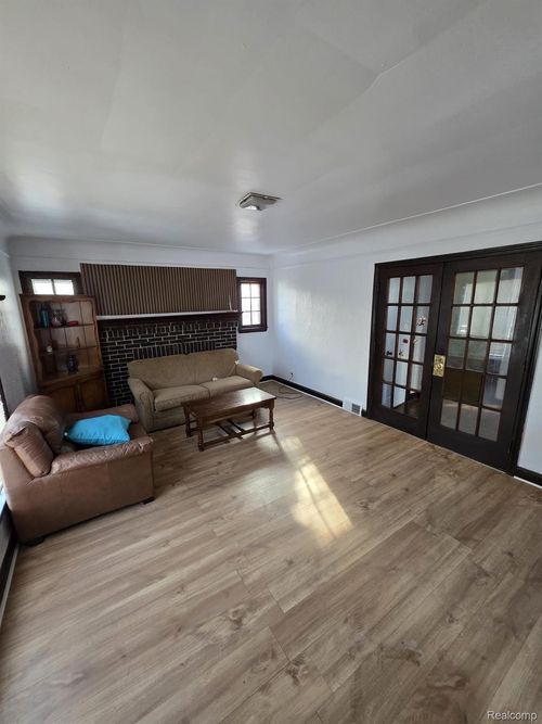 7230 Ashton Avenue, Detroit, MI, 48228 | Card Image