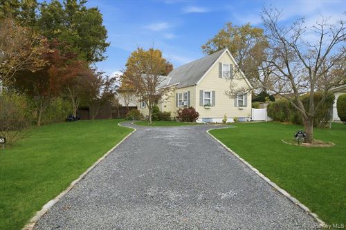 3805 Colonial Ct, Seaford, NY, 11783-1158 | Card Image