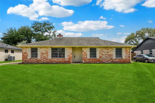 4315 Ravine Dr, Friendswood, TX, 77546-4262 | Card Image