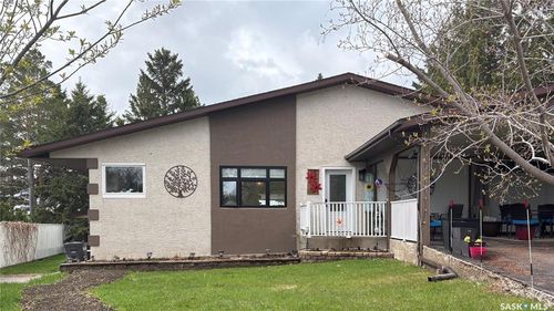 303 Currie Cres, Strasbourg, SK, S0G4V0 | Card Image