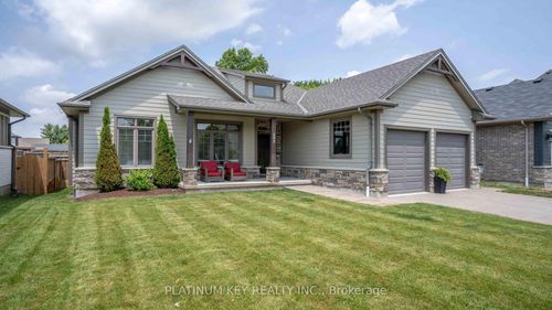 688 Woods Edge Rd, Mount Brydges, ON, N0L1W0 | Card Image