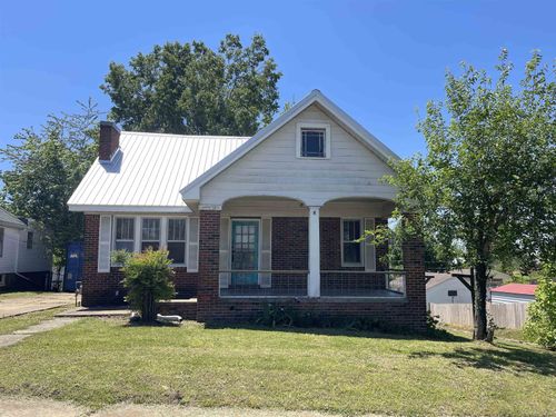 332 Pharr Ave, Selmer, TN, 38375-1318 | Card Image