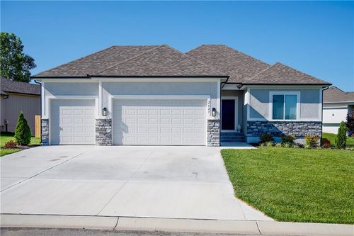 2625 Sw Summer Creek Pl, Blue Springs, MO, 64015 | Card Image