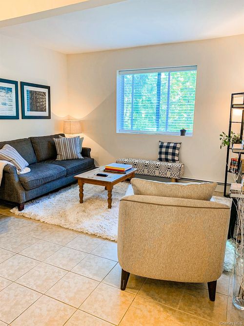 8-23 Pearl St, Livingston Manor, NY, 12758-5211 | Card Image