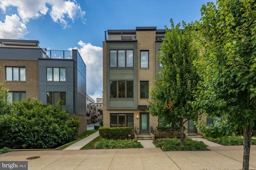 6597 Rock Spring Dr, BETHESDA, MD, 20817-1130 | Card Image