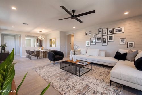 6952 W Pedro Ln, Laveen, AZ, 85339-4703 | Card Image
