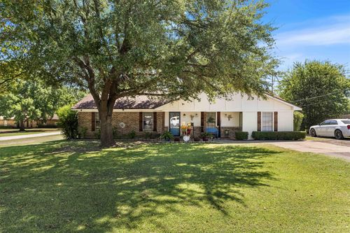 109 E Moonlight Dr, Robinson, TX, 76706-6233 | Card Image