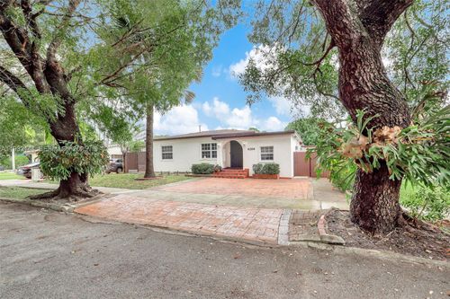 6266 Sw 42nd St, Miami, FL, 33155-5158 | Card Image