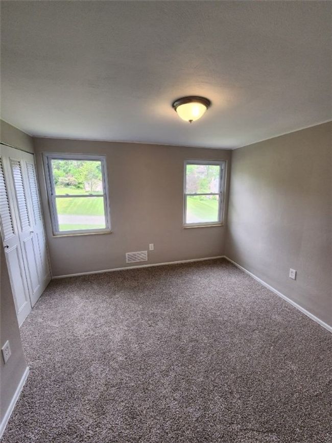 3482 Ivy Hill Ln, House other with 3 bedrooms, 2 bathrooms and null parking in Finleyville PA | Image 12