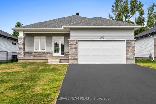293 Wood Ave, Smiths Falls, ON, K7A5H4 | Card Image