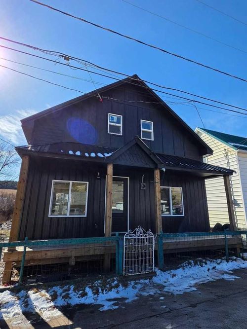 7022 17 Ave, Coleman, AB, T0K0M0 | Card Image