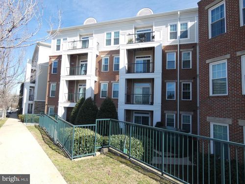 1-215-2465 Army Navy Dr, ARLINGTON, VA, 22206-2980 | Card Image