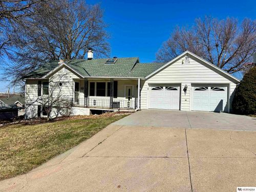 5610 R St, Omaha, NE, 68117-2328 | Card Image