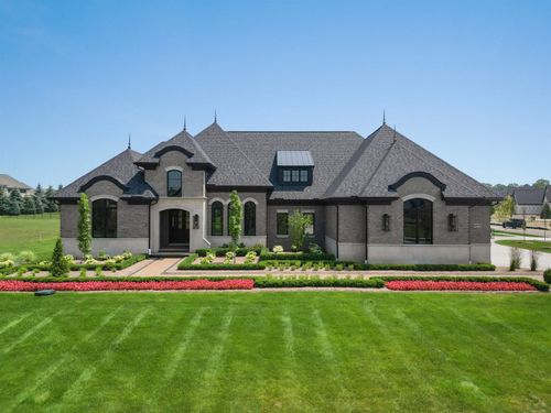 61570 Cotswold Dr, Washington Township, MI, 48094-1073 | Card Image