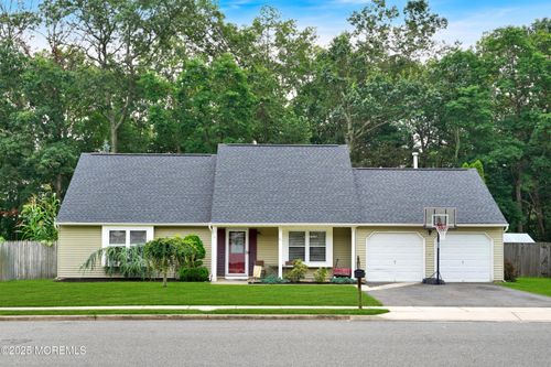 21 Cannon Ball Dr, Howell, NJ, 07731-1628 | Card Image
