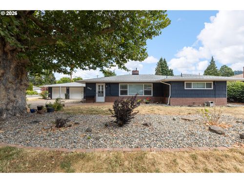 223 W Hazel St, Roseburg, OR, 97471-2213 | Card Image