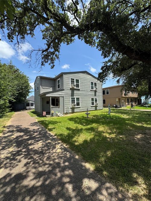 1212 4th Ave N, Texas City, TX, 77590-7527 | Card Image
