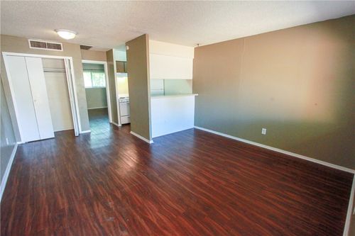 apt-b-5211 Tahoe Trl, Austin, TX, 78745-1376 | Card Image