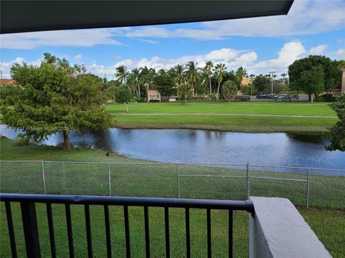 apt-212-7195 Nw 179th St, Hialeah, FL, 33015-6125 | Card Image