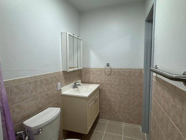 EFFICIENCY - 1370 W 84 Th St, Home with 1 bedrooms, 1 bathrooms and null parking in Hialeah FL | Image 14