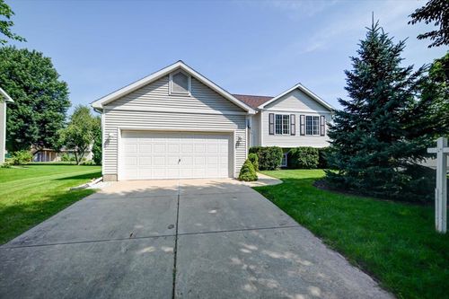 201 Vista Drive, COTTAGE GROVE, WI, 53527 | Card Image