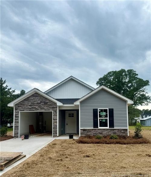 412 Maple St, Roseboro, NC, 28382-5513 | Card Image