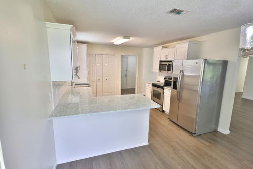 111 Trenton Ave, Crestview, FL, 32539-6053 | Card Image