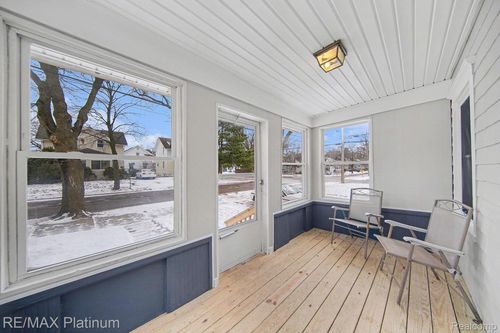 604 Seymour Ave, Jackson, MI, 49202-3567 | Card Image