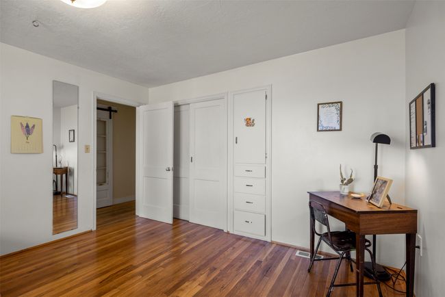 Plenty of light and space | Image 35